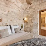 Vila Vilaa Isa Beautiful And Trullo In