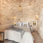 Vilaa Isa Beautiful And Trullo In Ostuni