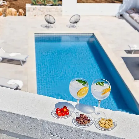 Vilaa Isa Beautiful And Trullo In Villa Ostuni