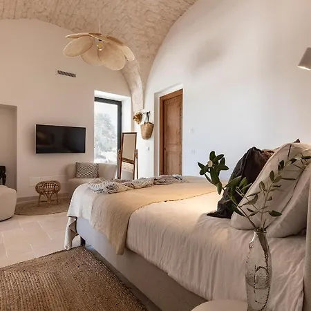 Vilaa Isa Beautiful And Trullo In Остуни