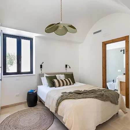 Vilaa Isa Beautiful And Trullo In