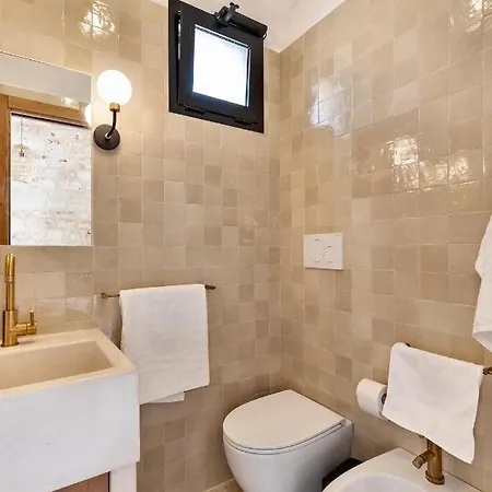 Vilaa Isa Beautiful And Trullo In *