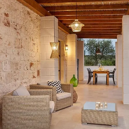 Вилла Vilaa Isa Beautiful And Trullo In Остуни