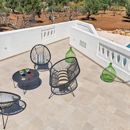 Vilaa Isa Beautiful And Trullo In *