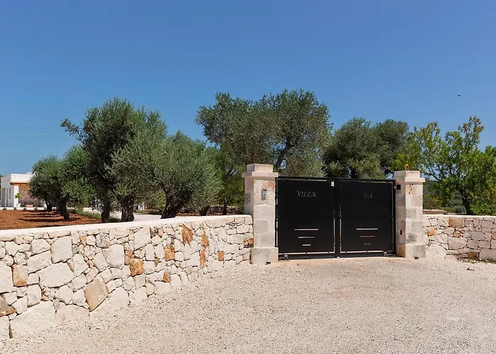 Vilaa Isa Beautiful And Trullo In Villa